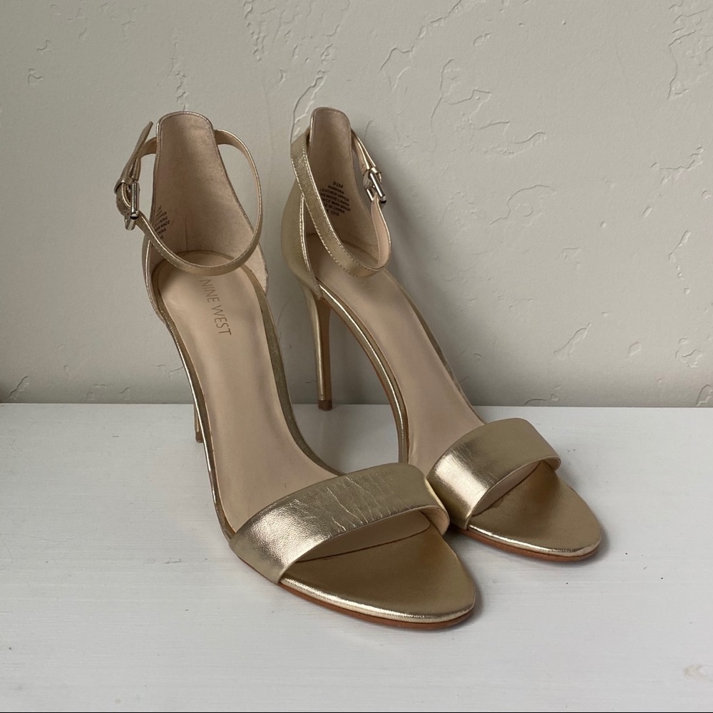 Nine West Mana sandal in gold